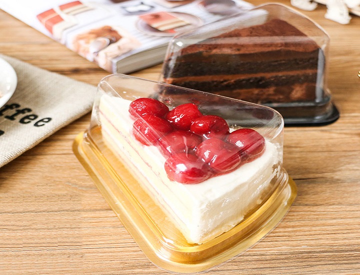Những chất liệu sản xuất hộp đựng bánh kẹo bằng nhựa thường gặp